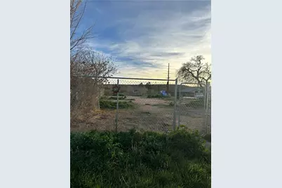 562 Park St, Kingman, AZ 86402 - Photo 1