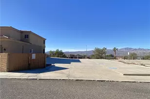 890 Florence Ave, Bullhead City, AZ 86429 - Photo 13