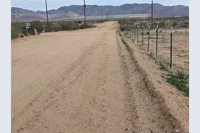 6070 W Gladys Drive, Golden Valley, AZ 86413 - Photo 5