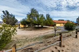 16722 S Lawton Rd, Yucca, AZ 86438 - Photo 17