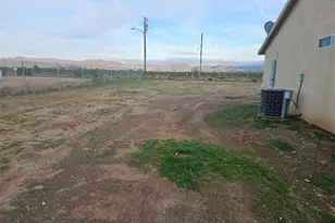 1069 S Teddy Roosevelt Rd, Golden Valley, AZ 86413 - Photo 23