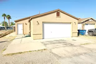 754 Swan Dr, Bullhead City, AZ 86442 - Photo 1