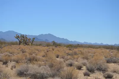 11872 S Date Creek Road, Yucca, AZ 86438 - Photo 9