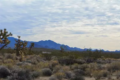 11872 S Date Creek Road, Yucca, AZ 86438 - Photo 31