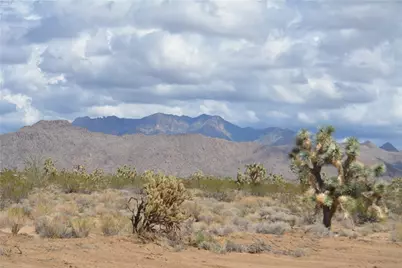 11872 S Date Creek Road, Yucca, AZ 86438 - Photo 51