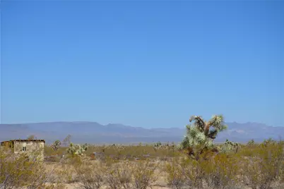 11872 S Date Creek Road, Yucca, AZ 86438 - Photo 23
