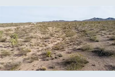 21358 N Spear Boulevard, White Hills, AZ 86445 - Photo 13