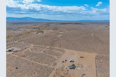 000 Colorado Road, Golden Valley, AZ 86413 - Photo 9