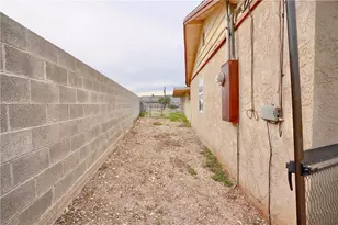 875 Coral Reef Dr, Bullhead City, AZ 86442 - Photo 27