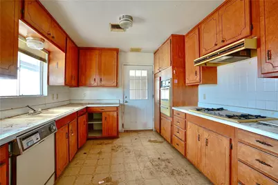 875 Coral Reef Drive, Bullhead City, AZ 86442 - Photo 7