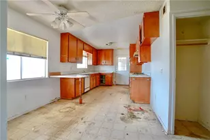 875 Coral Reef Dr, Bullhead City, AZ 86442 - Photo 9