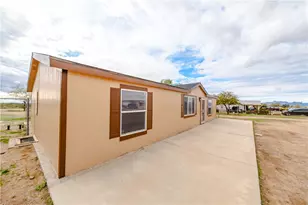 3248 W Carmichael Rd, Golden Valley, AZ 86413 - Photo 9