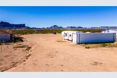 1885 S Estrella Road, Golden Valley, AZ 86413 - Photo 3