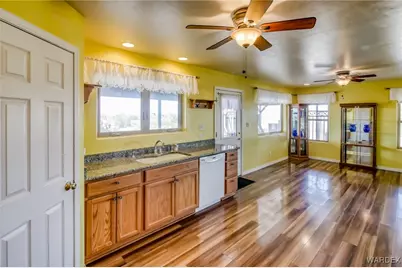 16839 S Douglas Lane, Yucca, AZ 86438 - Photo 25