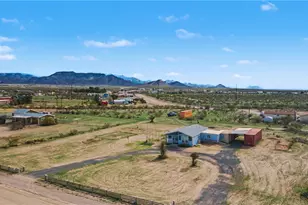 3058 W Carmichael Rd, Golden Valley, AZ 86413 - Photo 27