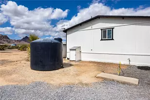2789 S Naco Rd, Golden Valley, AZ 86413 - Photo 27