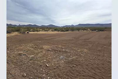 000 N Drake Rd., Golden Valley, AZ 86413 - Photo 3