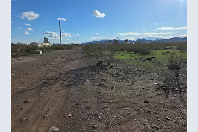 000 N Drake Rd., Golden Valley, AZ 86413 - Photo 3