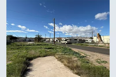 1765 Hualapai Drive, Bullhead City, AZ 86442 - Photo 7