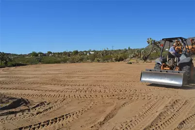 2279 E Margaret Road, Yucca, AZ 86438 - Photo 7