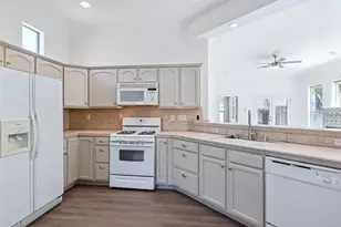 1085 Desert Marigold Cir, Bullhead City, AZ 86429 - Photo 5