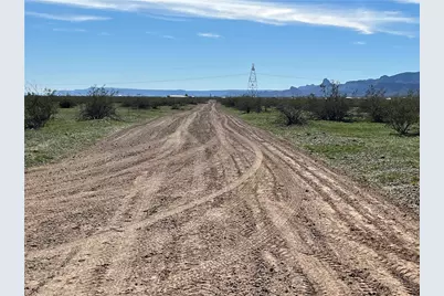 2034 S Cordes Road, Golden Valley, AZ 86413 - Photo 17