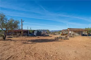 10887 Duncan Rd, Yucca, AZ 86438 - Photo 7