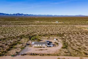 4943 W Safari Dr, Golden Valley, AZ 86413 - Photo 23