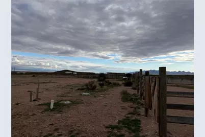 5938 Eden Road, Golden Valley, AZ 86413 - Photo 15