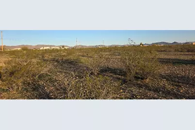 005B Estrella, Golden Valley, AZ 86413 - Photo 11