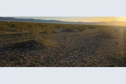 005B Estrella, Golden Valley, AZ 86413 - Photo 1