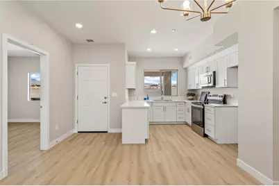 3360 Landon Drive #7-102, Bullhead City, AZ 86429 - Photo 5