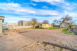 1291 E Vacation Dr, Mohave Valley, AZ 86440 - Photo 7