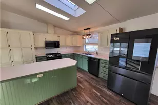 27151 N Apple Dr, Meadview, AZ 86444 - Photo 15