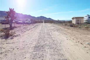 17305 N Lost Mine Dr, Dolan Springs, AZ 86441 - Photo 11