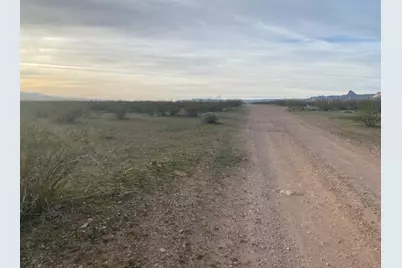 3384 S Turquoise Road, Golden Valley, AZ 86413 - Photo 7