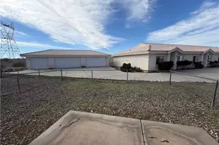 331 Phyllis Dr, Bullhead City, AZ 86429 - Photo 21