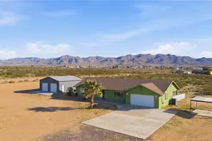 4670 W Shipp Dr, Golden Valley, AZ 86413 - Photo 13