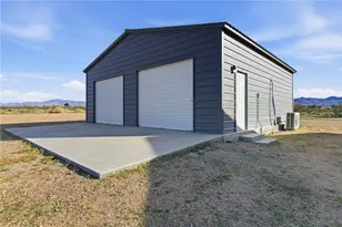 4670 W Shipp Dr, Golden Valley, AZ 86413 - Photo 3