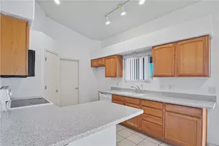 10106 N Concho Dr, Kingman, AZ 86401 - Photo 9