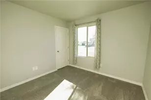 442 S Los Cabos Ln, Golden Valley, AZ 86413 - Photo 17