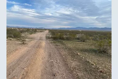 3384 S Zircon Road, Golden Valley, AZ 86413 - Photo 11