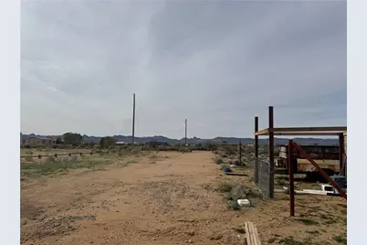 3868 N Teddy Roosevelt Road, Golden Valley, AZ 86413 - Photo 13