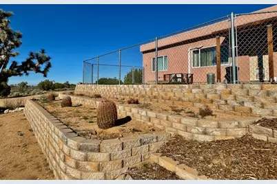 21422 S Appaloosa Road, Yucca, AZ 86438 - Photo 3
