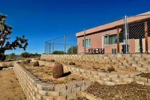 21422 S Appaloosa Rd, Yucca, AZ 86438 - Photo 3