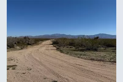 12131 N Tombstone Trail, Golden Valley, AZ 86413 - Photo 11