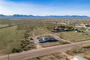 1071 S Estrella Rd, Golden Valley, AZ 86413 - Photo 45