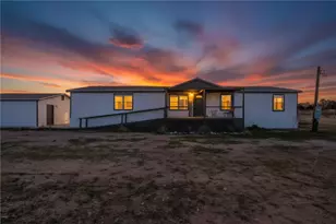 1071 S Estrella Rd, Golden Valley, AZ 86413 - Photo 3