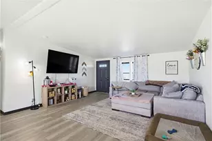 1071 S Estrella Rd, Golden Valley, AZ 86413 - Photo 5