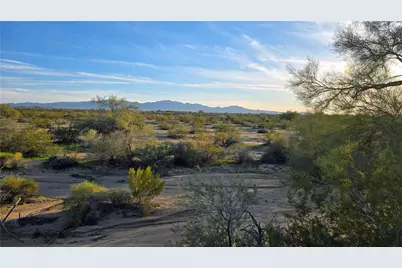 207-11-013 S Douglas Lane, Yucca, AZ 86438 - Photo 11